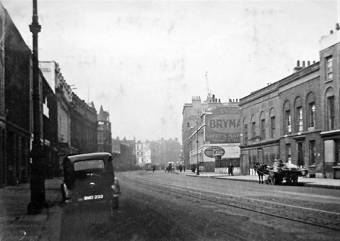 Great Dover Street, c1932. Globe Street a little way behind the photographer. Pic  1.  X..png