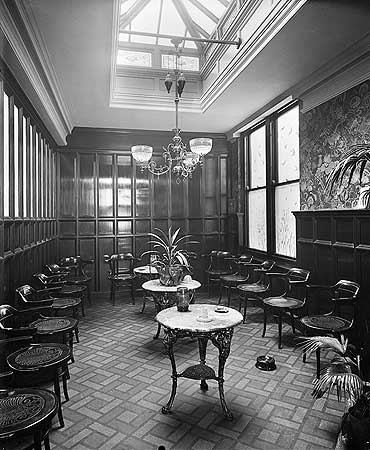 Tower Bridge Hotel,lounge. X.jpg