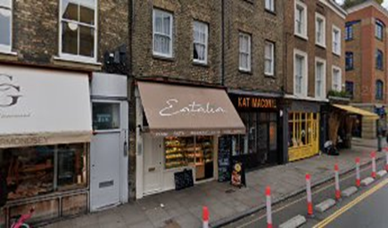 Bermondsey Street, Tyers Gate right. 2020. Same location as the 1970 picture from the opposite direction.   X..png
