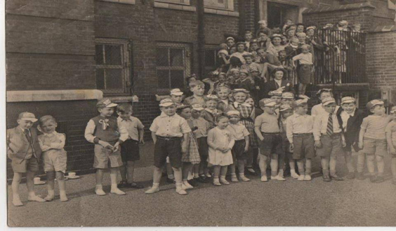 Searles Road. Paragon School.  X..png