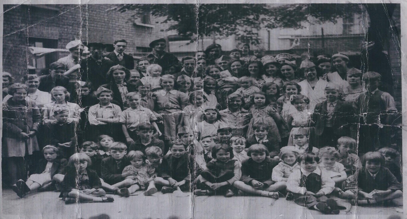 Edmund Street, Draycott Place, VE Day Party.   X..jpg