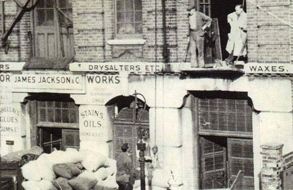 Major Road, Bermondsey, this old factory was eventually devoted to producing paint. X..png