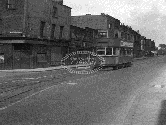 5 Jamaica Road, Wilson Grove left c1951, just a single track, Rotherhithe Tunnel behind. X..png