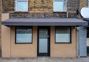 Tower Bridge Road, Bermondsey 2023, former premises of Joyce's Eel & Pie shop. 2  X..jpg