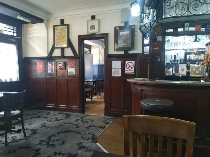 EAST STREET, GOOD INTENT PUB INTERIOR.  X..jpg