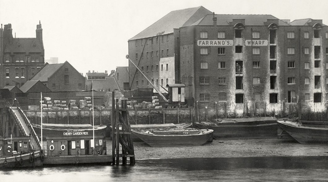 Bermondsey Wall East, Rotherhithe, Farrand’s Wharf.  X..jpg