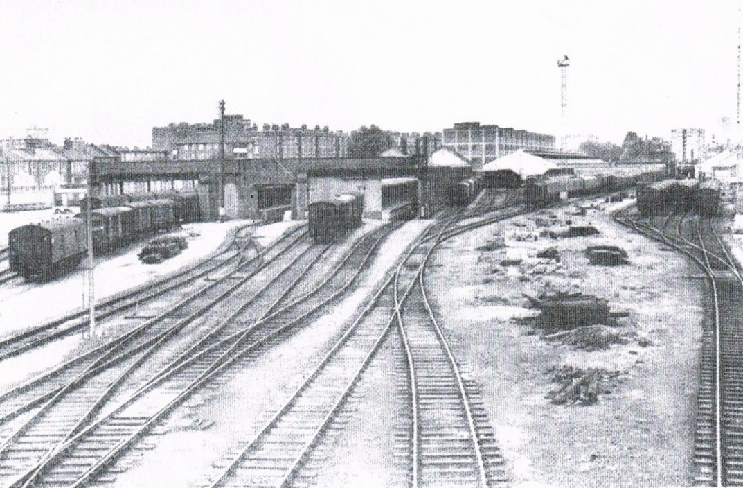Bricklayers Arms c1976. Picture taken from Dunton Road Bridge.  X..jpg