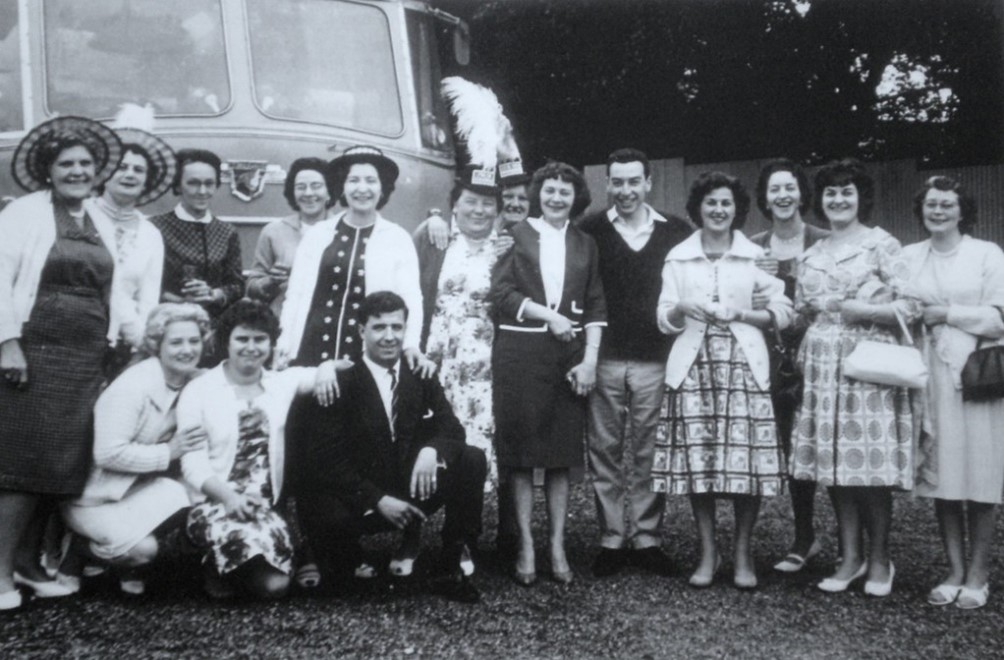 Balfour Street SE17, off the New Kent Road 1962. Lac-Pac firms annual Beano to Margate. X..jpg