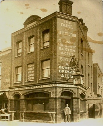 Cronin Road, The Duke of Wellington Pub, corner with Dragon Road.  X..jpg