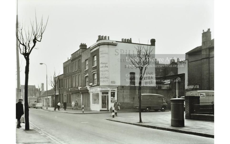 6. Long Lane, A. Leathedale corner shop bakery, Charles Arkcoll van right in Staples Street.  X..png