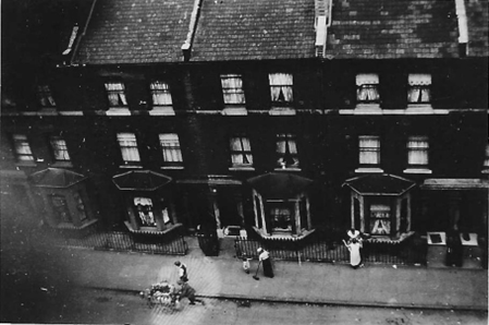 Barlow Street, the milkman is from James Stamp Dairy Lebanon Street.    X..png