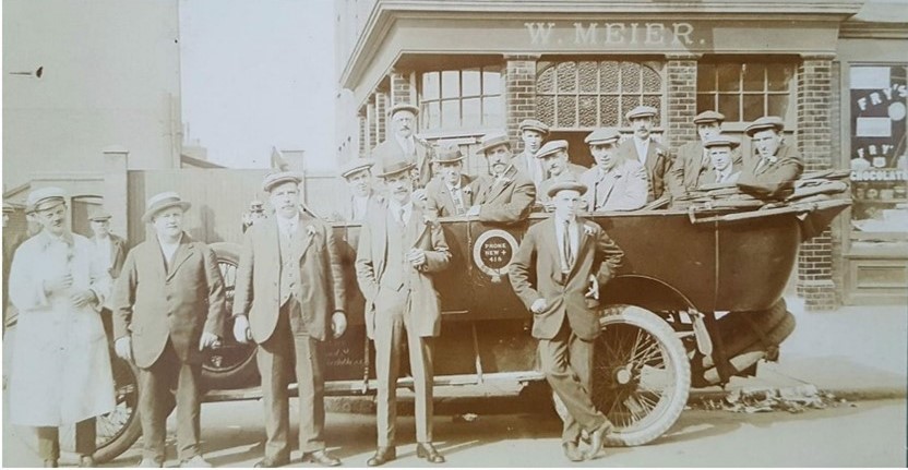 Galleywall Road, Bermondsey Beano,1920s, outside The Manor Tavern.  ..jpg