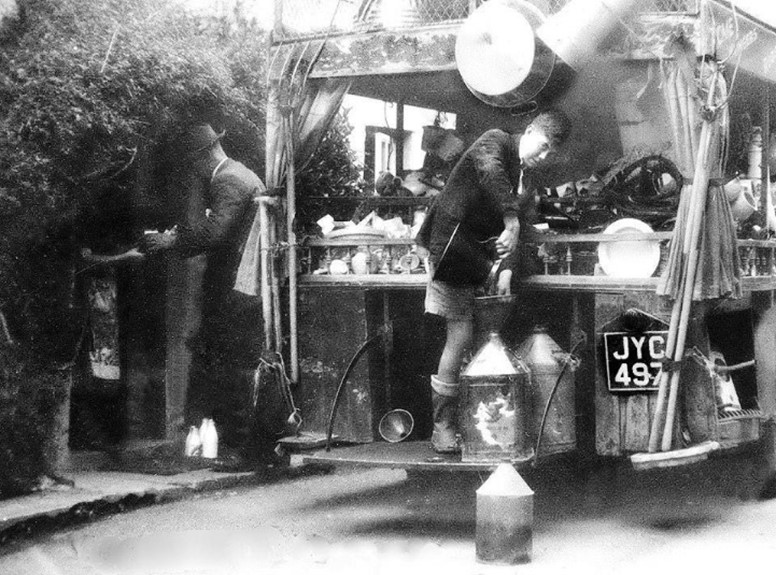 Door to Door Paraffin Seller, c1950's.  X.l.jpg