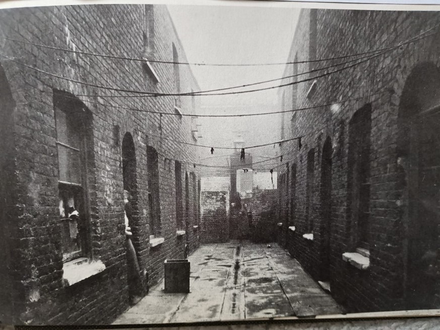 Crosby Row, Gareth Place, Bermondsey,c1912, changed to Union Place c1914.  X..jpg