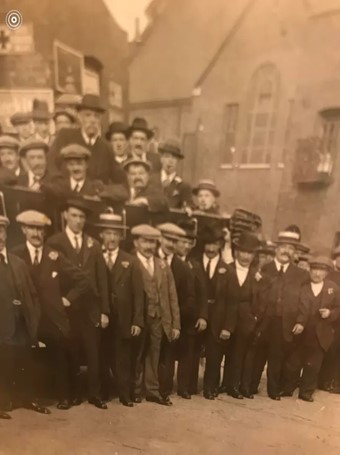 Redcross Street, in the background is Red Cross Court, Southwark. c1895..jpg