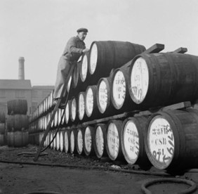 Crimscott Street, Crosse & Blackwell Factory, Bermondsey, 1957. 2..jpg