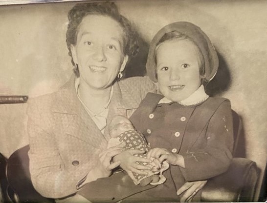 Enid Street, Neckinger Estate, Bermondsey.  1. X..jpg