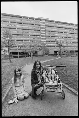 Thurlow Street, Aylesbury Estate, c1981.  X..png