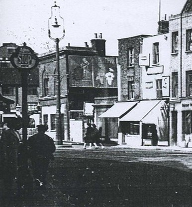 St Marychurch Street, far left, on the corner the Blue Bell Pub, also called Bell Tap. X.jpg