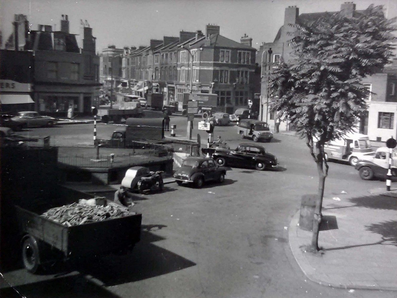 Jamaica Road, Rotherhithe Tunnel Entrance, c1950.     X..jpg