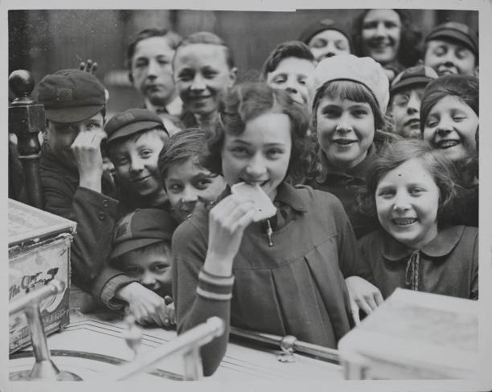East Street, Laura Glover chosen as May Queen,1932..jpg