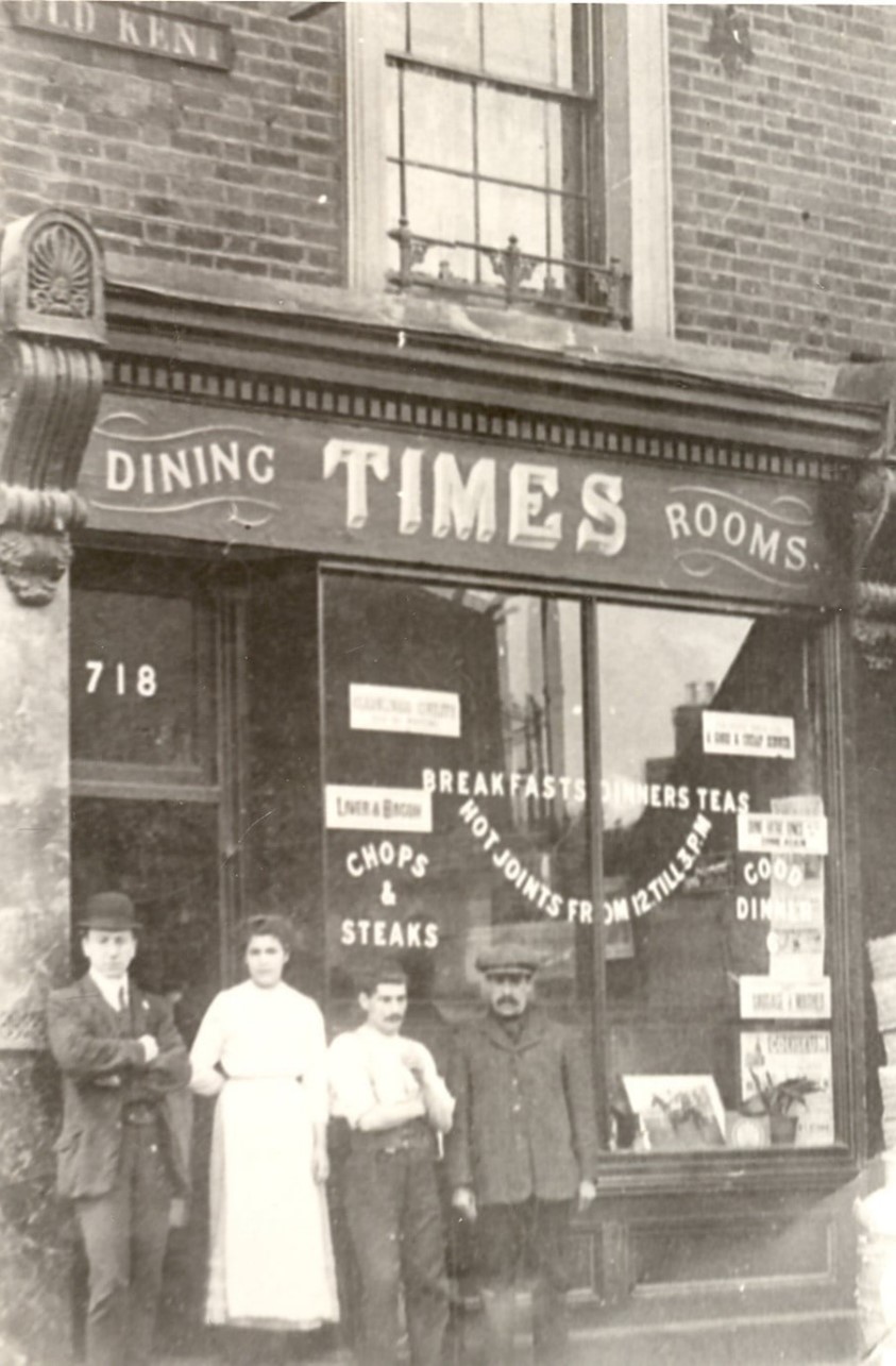 17.  Old Kent Road, No. 718. c1909, near the Kentish Drovers Pub.  X..jpg