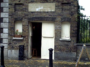Watch House, St Marys Church, Rotherhithe. 1921 to 1929..jpg