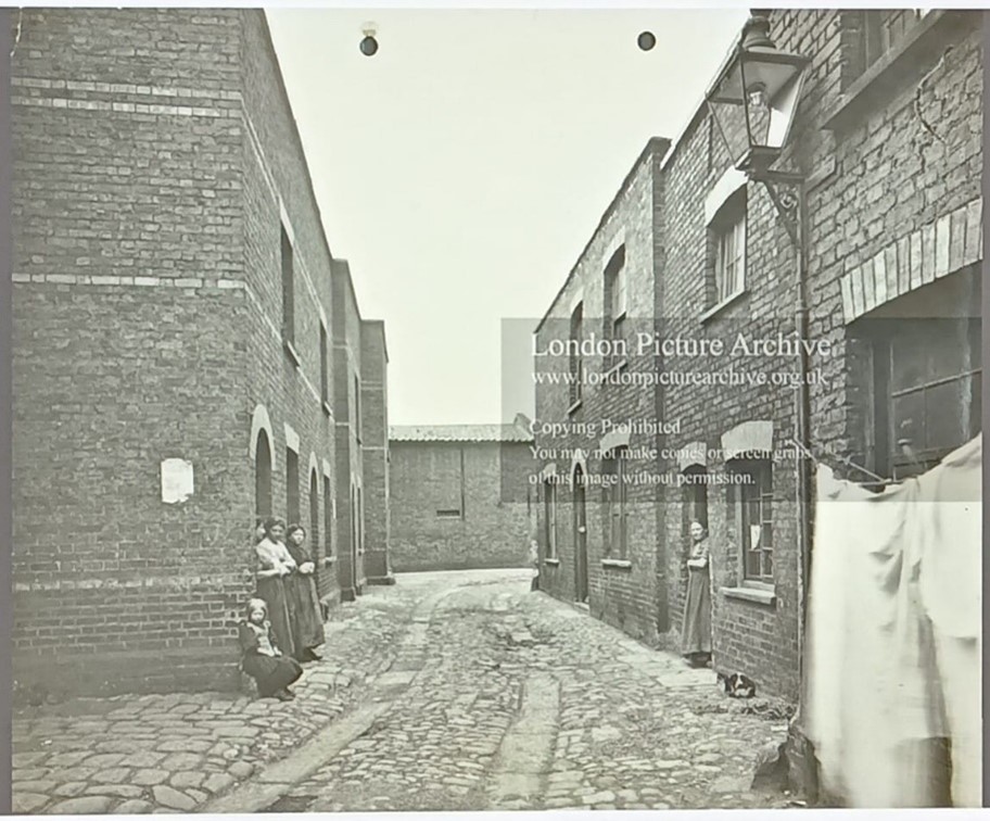 Henry Place, Bermondsey, c1913.  X..jpg