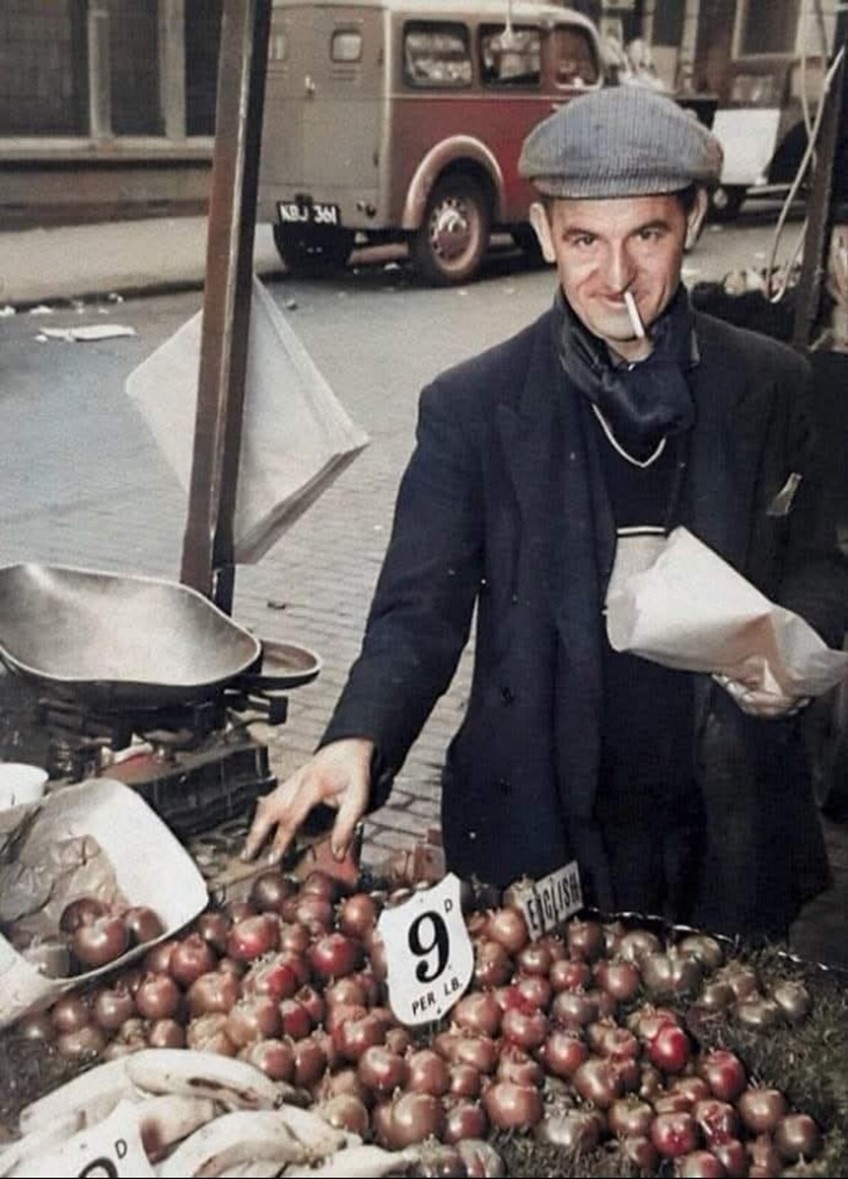 London Bridge Approach, Percy Chiswell 1948.  X..jpg