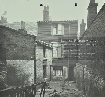 Snowfields, Bermondsey 1930s. X.jpg