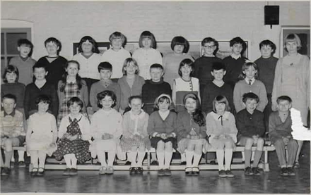 Southwark Park Infants then Primary School 1963-68. This is the class photo from 1968. X.png