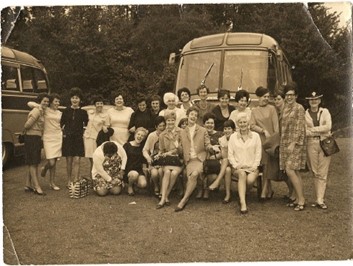Scovell Road, ladies from Queen's Buildings, a trip to Southend, c1965.    X.jpg