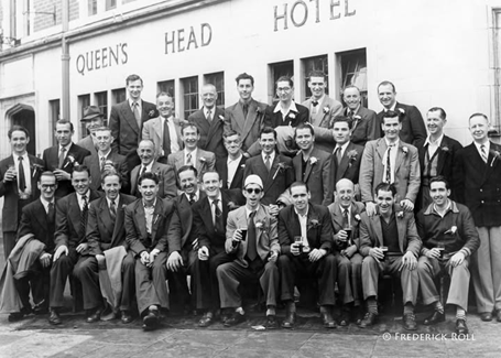 Peek Frean Transport Dept beano c.1950 outside the Queen's Head Hotel, Margate, (now Wig & Pen)  X..png