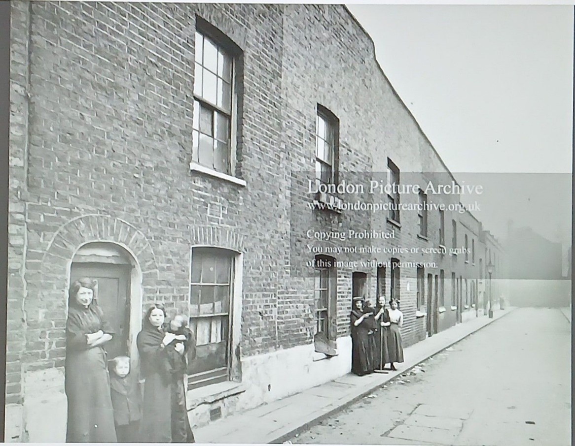 Tabard Street, Fox’s Buildings, c1913.  X..jpg
