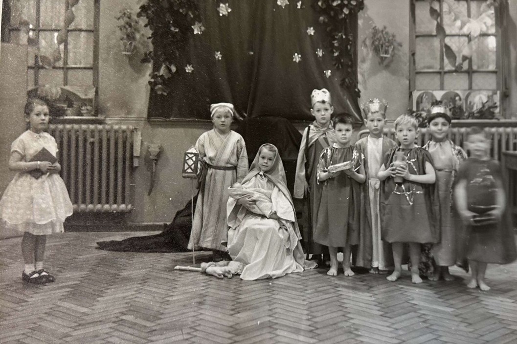 Southwark Park School children acting in a nativity play, no Date.   X..jpg