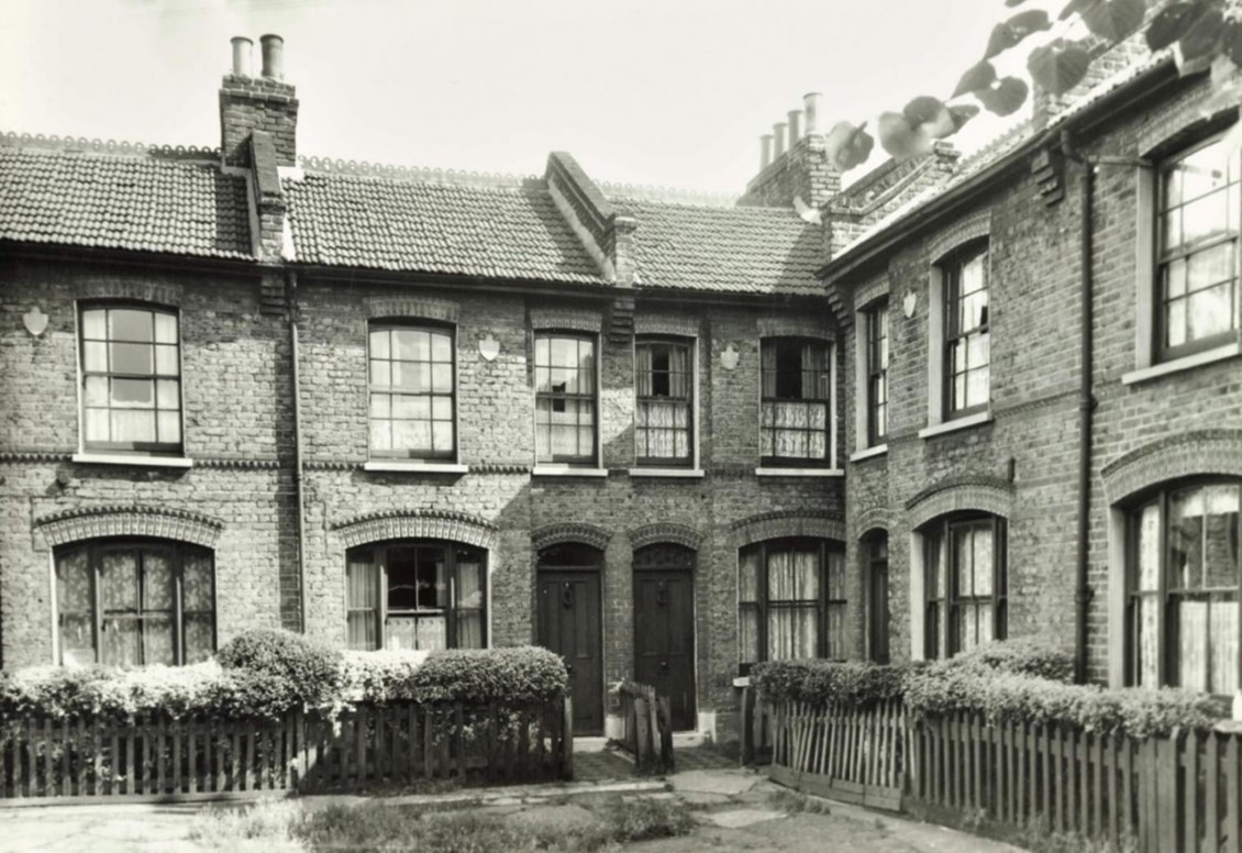 Castle Square, Southwark, No. 3-7. This was between Nutt Street & Rosemary Street but is no longer there.   X..jpg