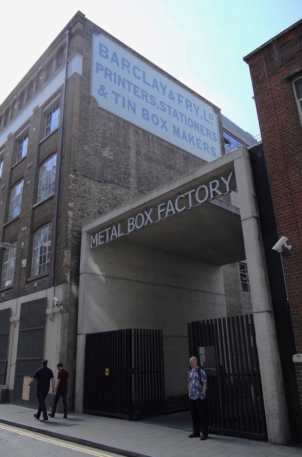 Great Guildford St, opened here in 1889 and continued trading until the nineteen-eighties. Sign was damaged in 1941 and repaired in 2009.jpg