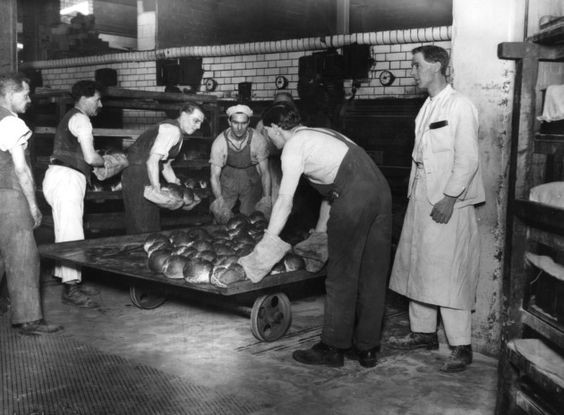 Bermondsey Co-operative's Bakery Fort road c 1926..jpg