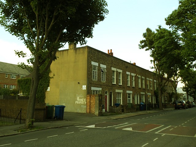 CLEMENTS ROAD,BERMONDSEY, 2015.jpg