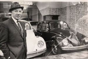 Mr Purser, V W Cars, Old Kent Road..jpg