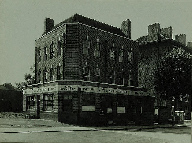 Royal Standard, 20 Harper road, in 1942.jpg