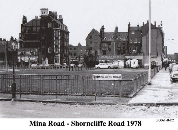 Mina Road (left) Albany Road (right).jpg