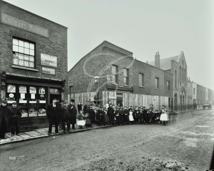 Clarence Street, by York Place, Rotherhithe, 1904. Clarence Street is now Canon Beck Road..jpg