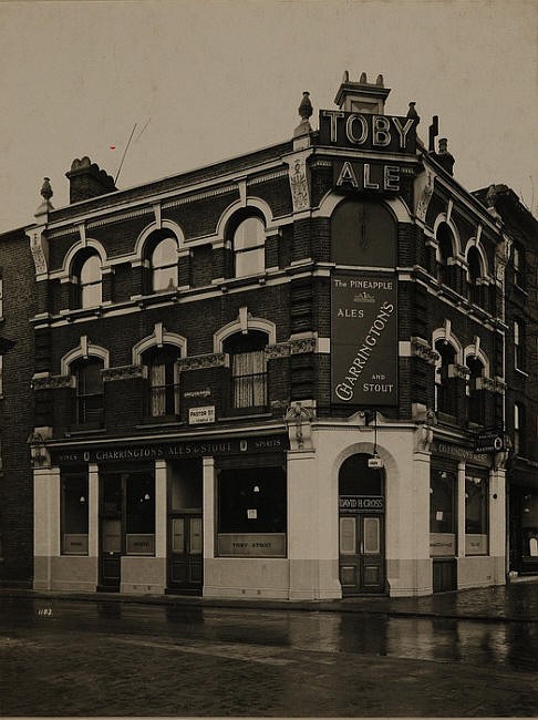 St Georges Road, Pineapple Pub. Pub closed in 1959..jpg