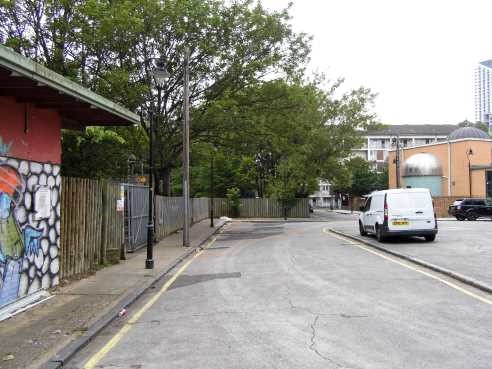 Film Adventure in the Hopfields 1954, Dickens Square,same location 2018..jpg