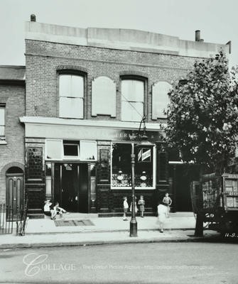 The Yeoman Public House, Chilton Street, Lower Road,Bermondsey 1938.jpg