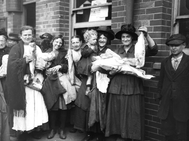 CANADA GIFT OF FISH TO BERMONDSEY.1919..jpg
