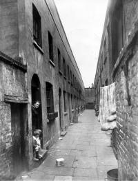 Sherston Place in Bermondsey,Elephant & Castle c1920..jpg