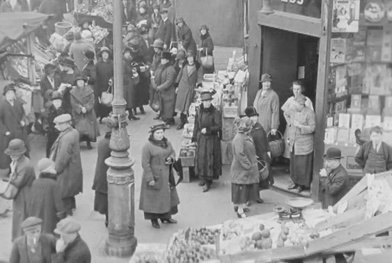 Southwark Park Road Bermondsey, The Blue in 1931.jpg