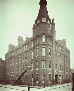 Cherry Garden Street corner with Cross Street now  Pottery Street. The cherry garden river fire station Rotherhithe.  X.jpg